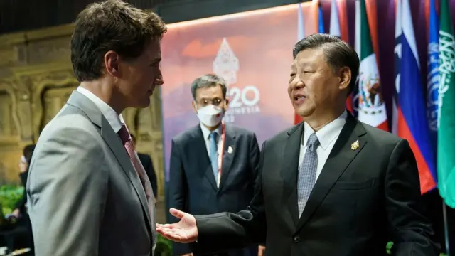 Видео беседы Трюдо и Си на саммите "двадцатки", Бали-2022