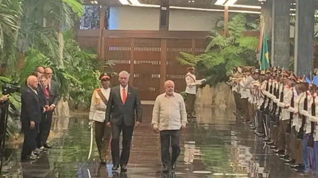 Os presidentes cubano Miguel Díaz-Canel e o brasileiro Luiz Inácio Lula da Silva no Palácio da Revolução