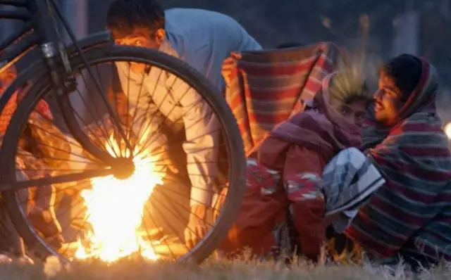রাজশাহী, রংপুর, ময়মনসিংহ, খুলনা, সিলেট, চট্টগ্রামের সীতাকুণ্ডু, রাঙ্গামাটি শৈত্যপ্রবাহ প্রবণ অঞ্চল
