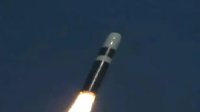 Пуск ракеты Trident II с подлодки "Виджилант" класса "Вэнгард"