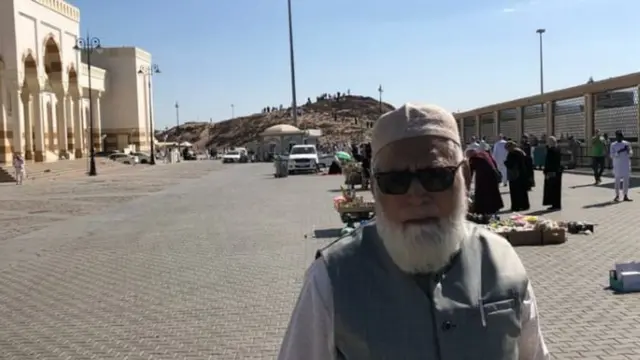 জেদ্দায় ভ্রমণের সময় হুসেইন সিদ্দিকি