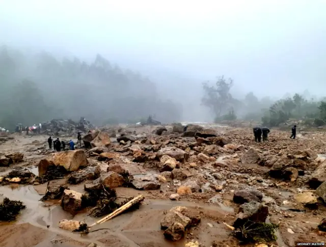 कई लोगों के अब भी चट्टानों और कीचड़ में दबे होने की आशंका है.