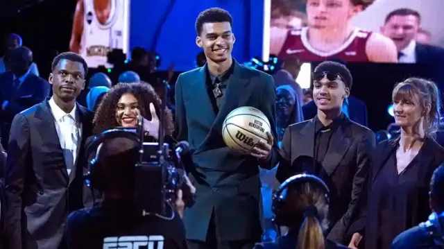 Tungi klub porno videolar Fastov qizlar jinsiy aloqa