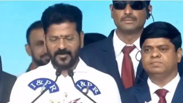 தெலங்கானா முதல்வராகப் பதவியேற்றார் ரேவந்த் ரெட்டி