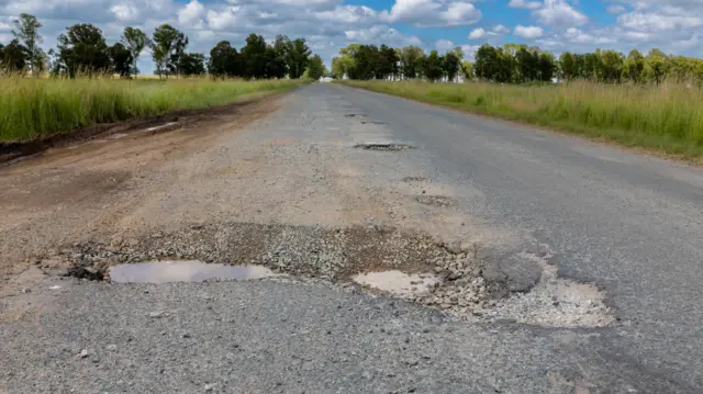 সড়ক ভাঙার পর ব্যবস্থা নেয়ার পদ্ধতি।