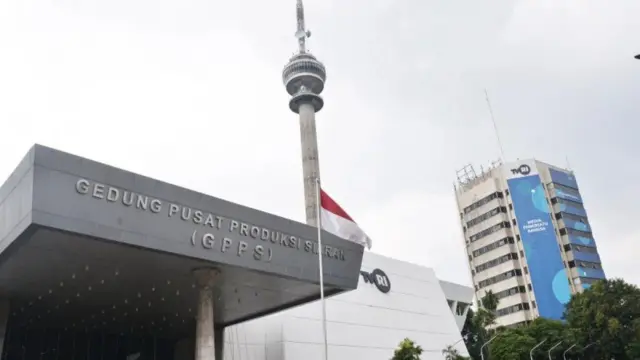 Visual Gedung TVRI, efisiensi anggaran, dirumahkan, tenaga honorer, kontributor TVRI. 
