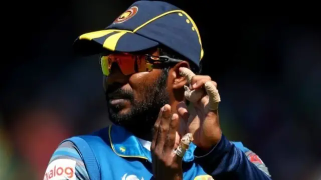 පන්දු වාර 50ක් යැවීම සඳහා පැය 4කට වඩා කාලය ගත කිරීම හේතුවෙන් උපුල් තරංගට තරග දෙකක් තහනම් කෙරිණි