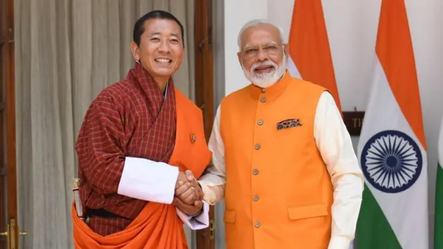 भूटानी प्रधानमंत्री के साथ पीएम मोदी