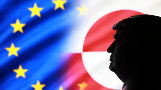 صورة توضيحية تُظهر الأبعاد للرئيس الأمريكي دونالد ترامب، وعلمي الاتحاد الأوروبي وغرينلاند.