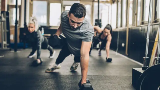 pesin wey dey do excercise