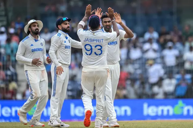 இந்தியா - வங்கதேசம்: தோனியின் சாதனை சமன் - கடைசி 2 நாட்களில் விக்கெட் எப்படி இருக்கும்?