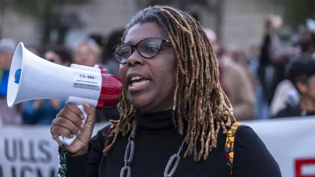 Nwaanyị n'ekwu okwu n'igweokwu