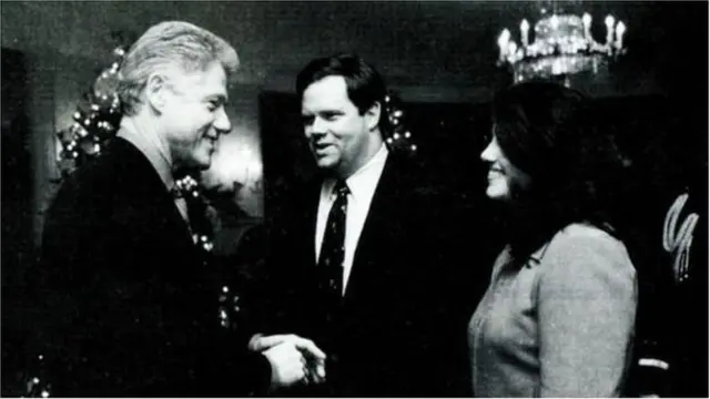 মনিকা লিউনস্কির সাথে প্রেসিডেন্ট ক্লিনটন।