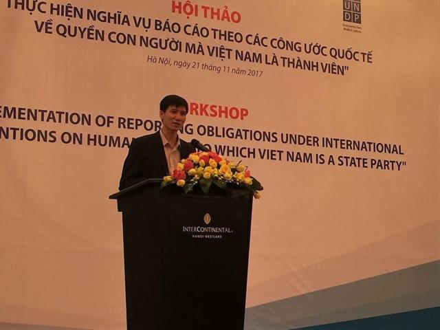 Ông Nguyễn Văn Bình trong một hội thảo về nhân quyền