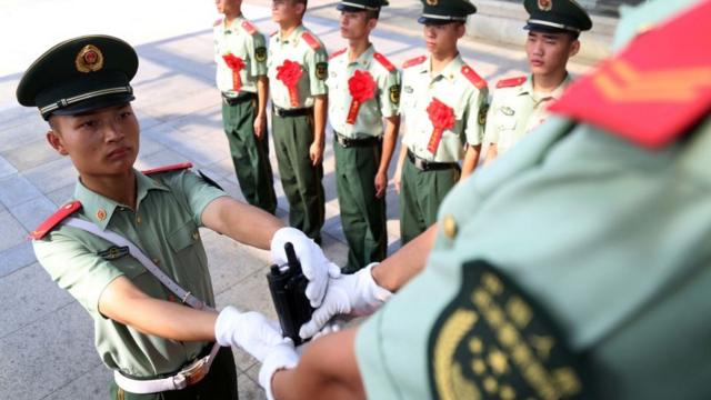 海南海口的一次軍官退役儀式