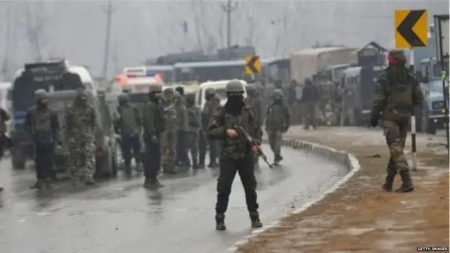 புல்வாமா தாக்குதல்: காஷ்மீரில் அமைதியை நிலைநாட்டுவது சாத்தியமா?