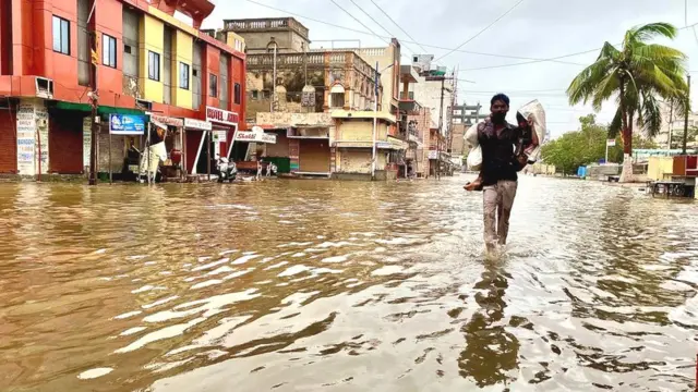 દ્વારકામાં જળબંબાકાર