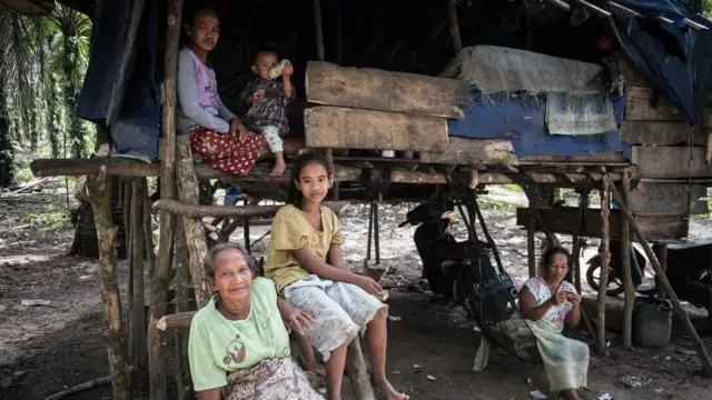 သူတို့ရရမယ့် အမြတ်ဝေစုတွေရဖို့ အောရန်ရင်ဘာ လူမျိုးစုတွေ စောင့်နေရဆဲ့