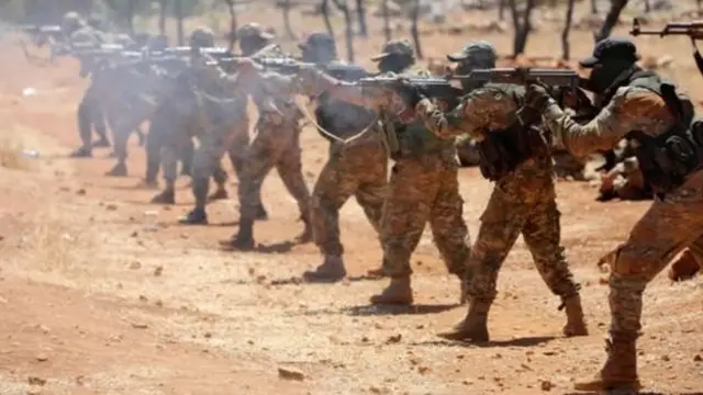 HTŞ militanları eğitim kampında