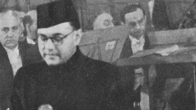 Subhash chandra Bose, Vinayak Damodar Savarkar