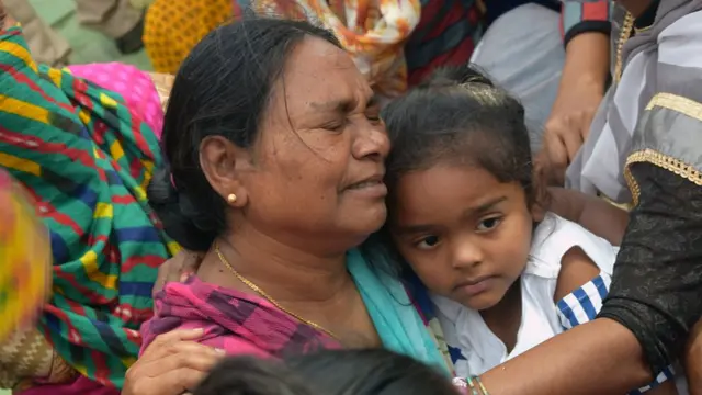 रमेश यांची आई सत्यवती आणि मुलगी सेजल