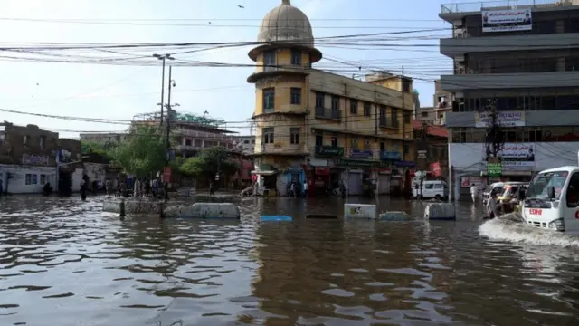 کراچی میں بارش کا پانی