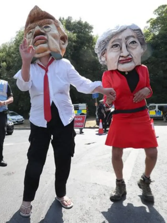 trump ve may maketleri