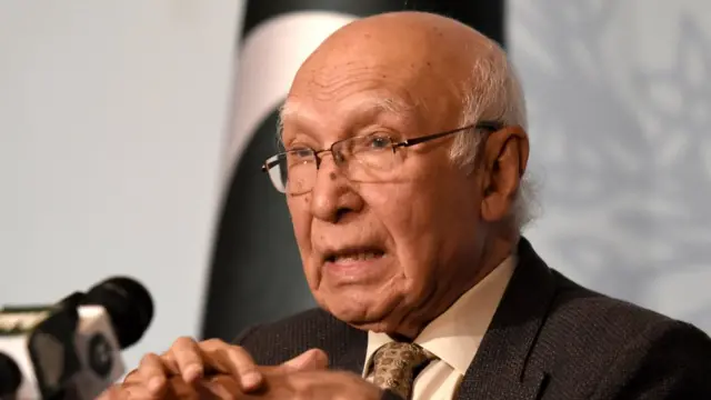 سرتاج عزیز، مشاور