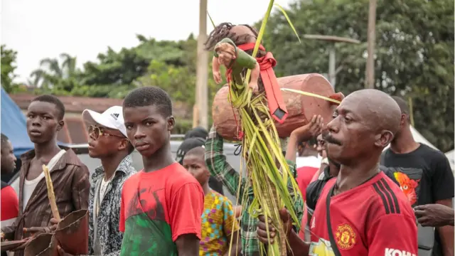 Ndị mmemme Ikeji n'Arọndịzuọgụ.
