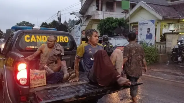 Gunung Semeru meletus video: Indonesia volcanic eruption make pray for Semeru to trend