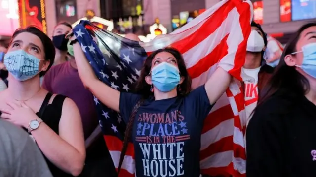 أنصار بايدن وهاريس.