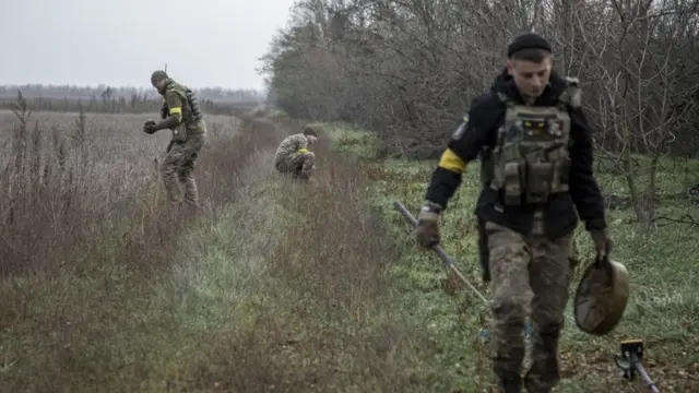 মিকোলাইভ এলাকায় মাইন-মুক্ত করার কাজ