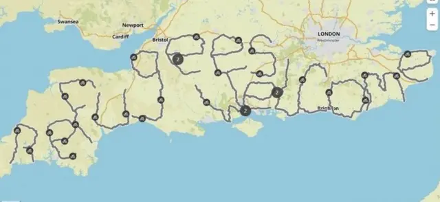 Final map showing 'refugees welcome' being spelled out by a GPS tracker