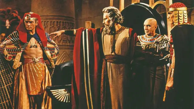 Momento de la película de "10 mandamientos"