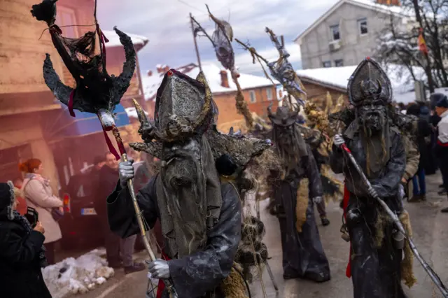 karneval u severnoj makedoniji, maskenbal u severnoj makedoniji, tradicionalni festival u vevčanima