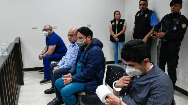 অবৈধ অঙ্গপ্রত্যঙ্গের ব্যবসা করার দায়ে গুয়াতেমালায় চারজন ডাক্তারকে পুলিশ গ্রেফতার করে। 