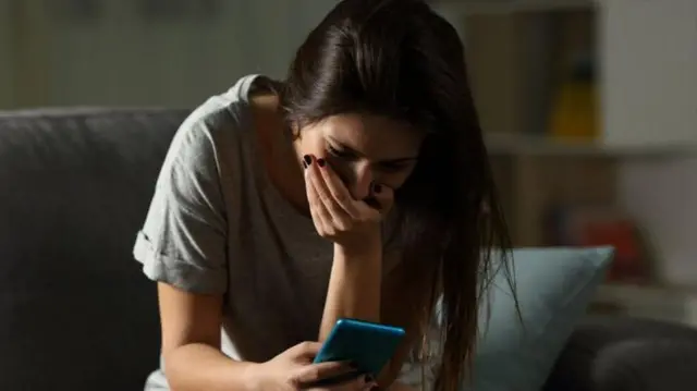 ఆన్‌లైన్ మోసాలు 