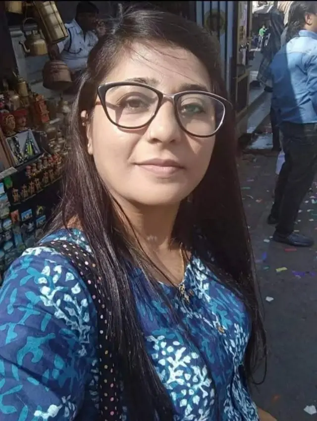 घरगुती कामं ही महिलांची जबाबदारी असल्याचा दृष्टीकोण आपल्या समाजात पाहायला मिळत असल्याचं डॉ. दीपिका सांगतात.