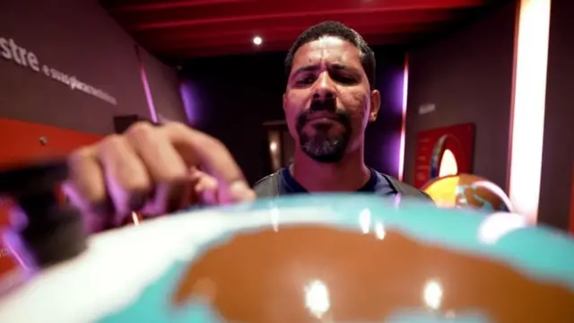 Cómo un viaje a Noruega me hizo ver que estaba equivocado y que la Tierra no es plana - BBC News Mundo