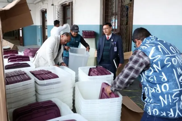 निर्वाचन सामग्री