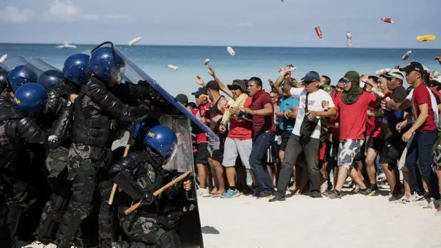 సైనికులు.. ప్రజలు