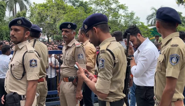 બીબીસી ગુજરાતી અમદાવાદ શાળા મણિનગર ખોખરા વિદ્યાર્થી હત્યા પોલીસ વાલી ક્રાઈમ