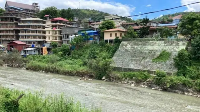অপর পাড়ে মিয়ানমার
