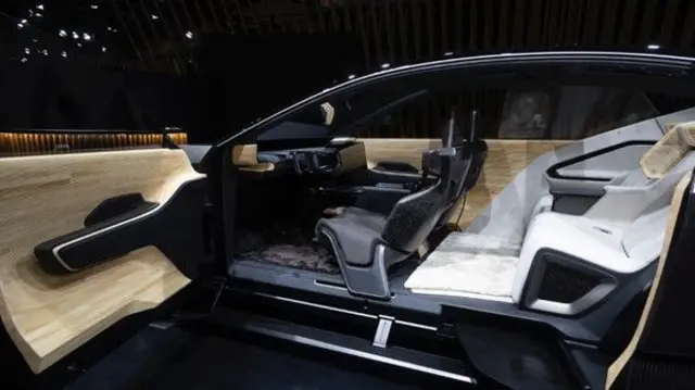 روکش درهای کانسپت FL-ZL با چوب بامبو ساخته شده است