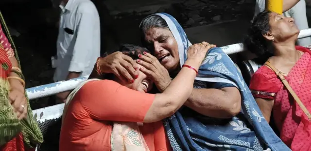 पीड़ित परिवार की महिलाएं