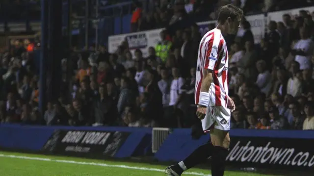 هلفورد طی دوران ناخوشایند حضورش در ساندرلند در ۹ بازی دو بار اخراج شد