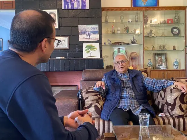 नवराज सुवेदीसँग बीबीसी संवाददाता शरद केसी