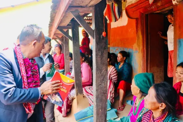 तनहुँमा मत माग्दै नेपाली कांग्रेसका गोविन्द भट्टराई