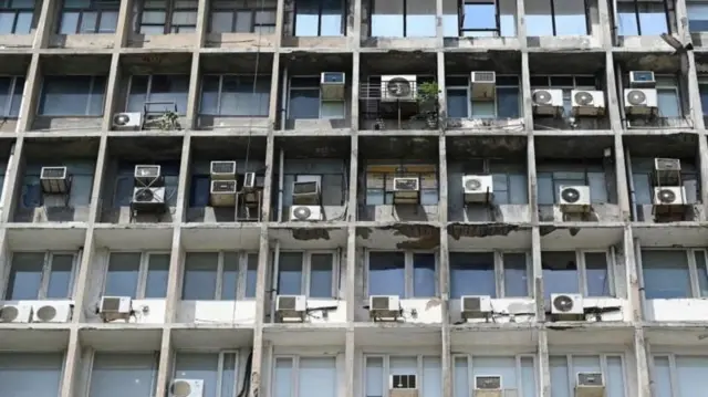 ગુજરાત સરકારે તાપમાનને માપમાં રાખવા શું પગલાં લીધા છે?