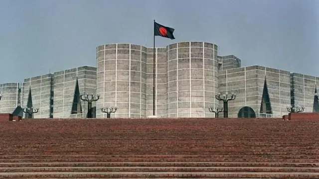 একসময় বিচারকদের অপসারণের ক্ষমতা ছিল সংসদের হাতে